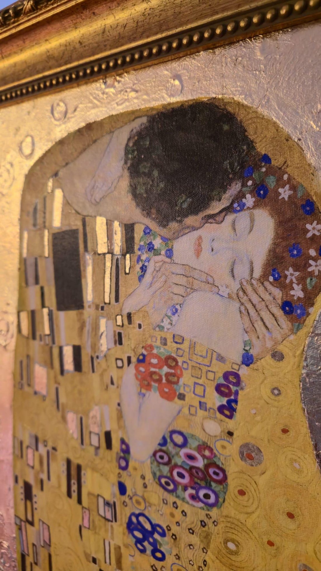 Frame Gustav Klimt The Kiss Exclusive Reproduction, Fine Art Canvas Print with Hand-Textured 24 Carat Gold Leaves, Vintage Golden Frame FOSHE ART
