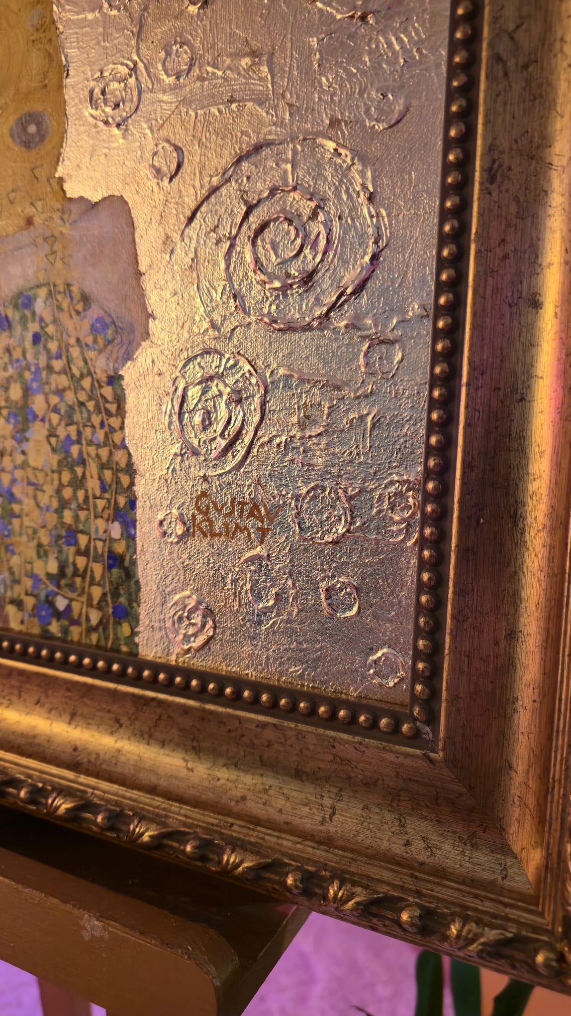 Frame Gustav Klimt The Kiss Exclusive Reproduction, Fine Art Canvas Print with Hand-Textured 24 Carat Gold Leaves, Vintage Golden Frame FOSHE ART