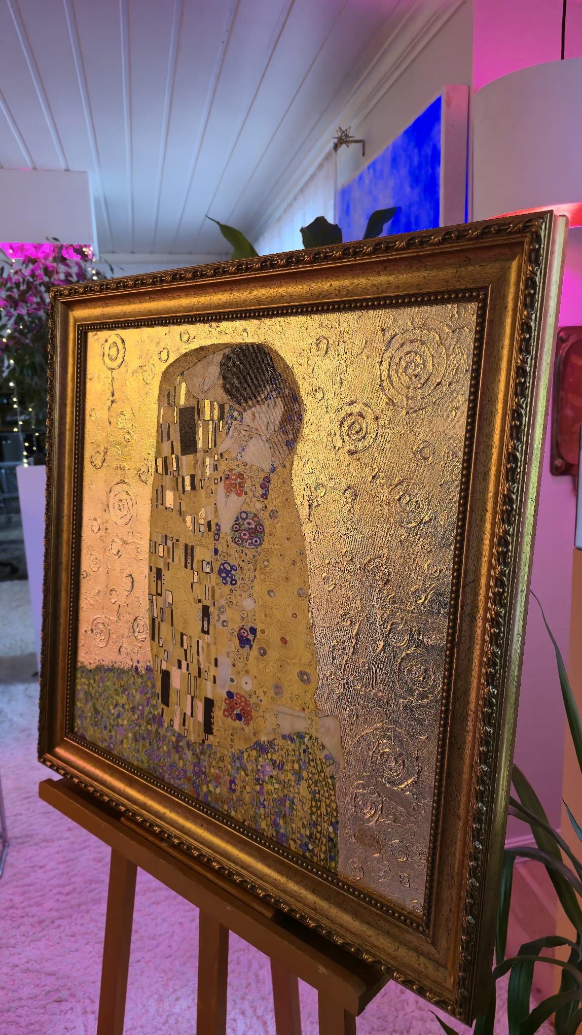 Frame Gustav Klimt The Kiss Exclusive Reproduction, Fine Art Canvas Print with Hand-Textured 24 Carat Gold Leaves, Vintage Golden Frame FOSHE ART